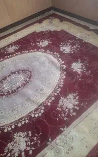 یک عدد قالی به قیمت ۳میلیون ونیم بفروش میرسد