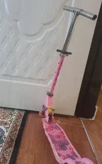 اسکوتر دخترانه صورتی