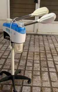 میز ناخن و دستگاه بخور