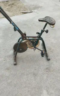 دوچرخه ثابت ورزشی