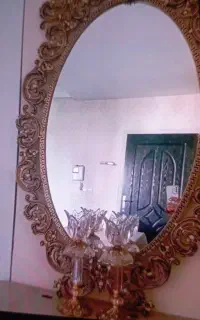 اینه بزرگ وشمعدان