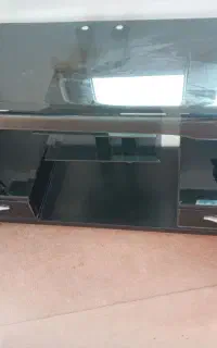 میز تلوزیون شیشه ای