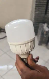 لامپ ۲۰ وات نمانور