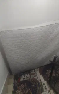 تشک تخت،طولش ۱۹۵ عرضش ۱۷۵  قطرش ۲۰سانت،درحدنو