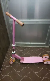 اسکوتر زیبا در حد نو