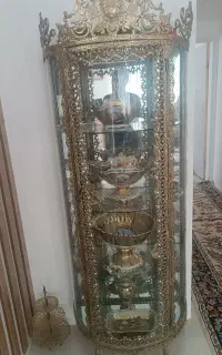 بوفه و ساعت ایستاده