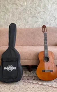 گیتار یاماها c40