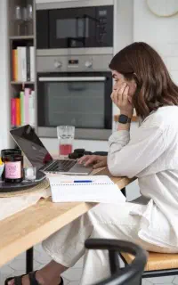 انجام خدمات دانشجویی