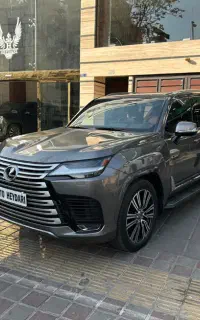 LX700h 2026 سیگنیچر با پلاک