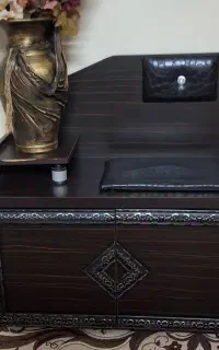 میز تلفن وگلدان وهفت سین سفالی