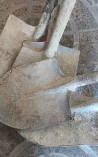 بیل و کلنگ