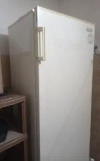یخچال آزمایش در حد