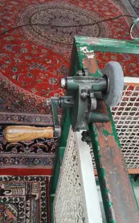 چاقو‌ تیز کن دستی قدیمی