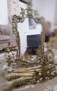آینه وشمعدان وساعت ومیزقدیمی برنج اصل