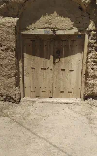 درب خیلی قدیمی قدمت حدود بالای 140 سال قدمت