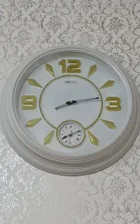ساعت دیواری