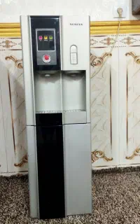ابسردکن مارک سونیا دارای یخچال و فریزر.ابجوش وسرد