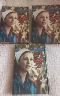 سه جلد کتاب قدیمی