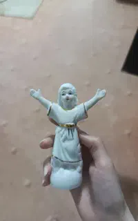 مجسمه فرشته دست باز