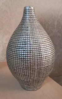 مجسمه و گلدون
