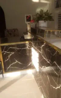 سه عدد ویترین موتور دار و زیر ترازو