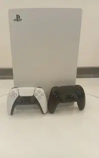 PS5 به همراه دو دسته