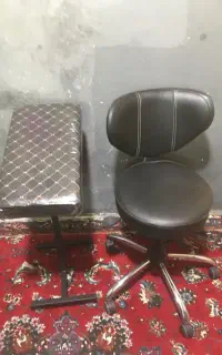 صندلی اوستاکار و زیر دستی