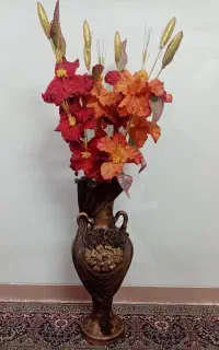 گل وگلدان وشکلات خوری ونمکدان وقلیان روشنایی قدیمی