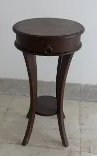 میز گرد کشودار