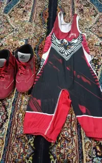 کفش و لباس کشتی