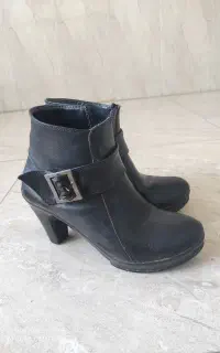پوتین زنانه در حد نو