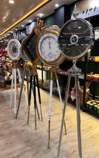 ساعت ایستاده