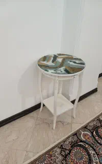 میز کنار سالنی