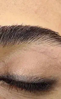 اصلاح ابرو و بند رایگان + میکاپ اقتصادی