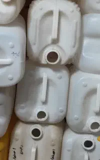 ۲۰ لیتری و ۱۰ لیتری و دبه تمیز شسته در حد نو