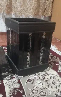 جای دستمال و سطل آشغال ست  هست