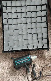 فلاش و نور استودیویی گودکس