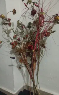 چند تا شاخه گل مصنوعی