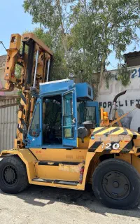 لیفتراک ۱۲ تن مارک کوماتسو خط ۸ مدل ۲۰۱۴فول درحد