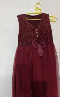 تعدادی لباس دخترانه و پسرانه