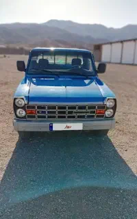 وانت نیسان بدون رنگ. درحد دوعدد مدل هردو ۱۴۰۰