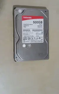 یک عدد هارد 500GB