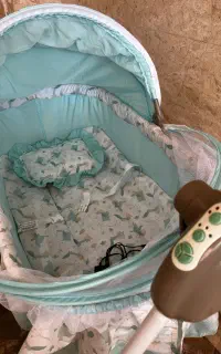 گهواره نوزاد کار کرده نیست