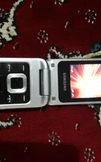 گوشی تاشو ساده