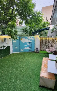 کلاس نجاری کودک در آموزشگاه خانه شکوفایی راداا
