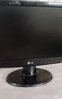 مانیتور LG در حد نو 19 اینچ