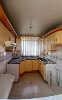 واحد ۷۸ متری واوان بر خیابان