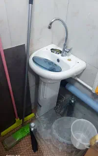 روشویی کاملا نو و سالم به همراه شیر آب