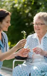 استخدام پرستار خانم