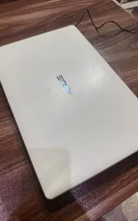 لپ تاپ ASUS X552C کارکرده کارتن و کیف و کابل شارژ